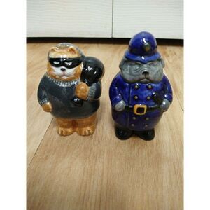 Cat burglar bulldog cop Salt‎ and Pepper Shakers by Clay Art